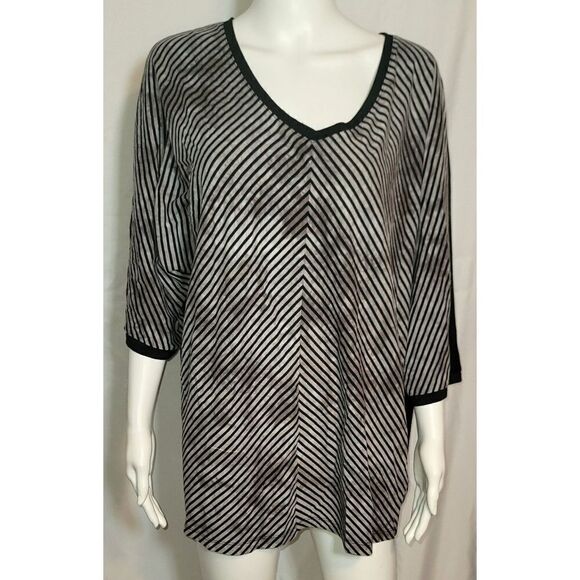 Catherine's Graphic Print Top Pullover Three Quarter Sleeve - Size 1X - Picture 1 of 8
